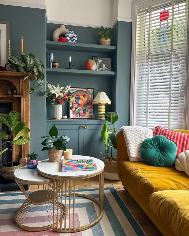 Choosing the Right Shelving Style for Your Living Room