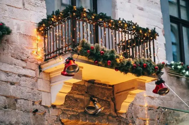 A European-Inspired Holiday Balcony