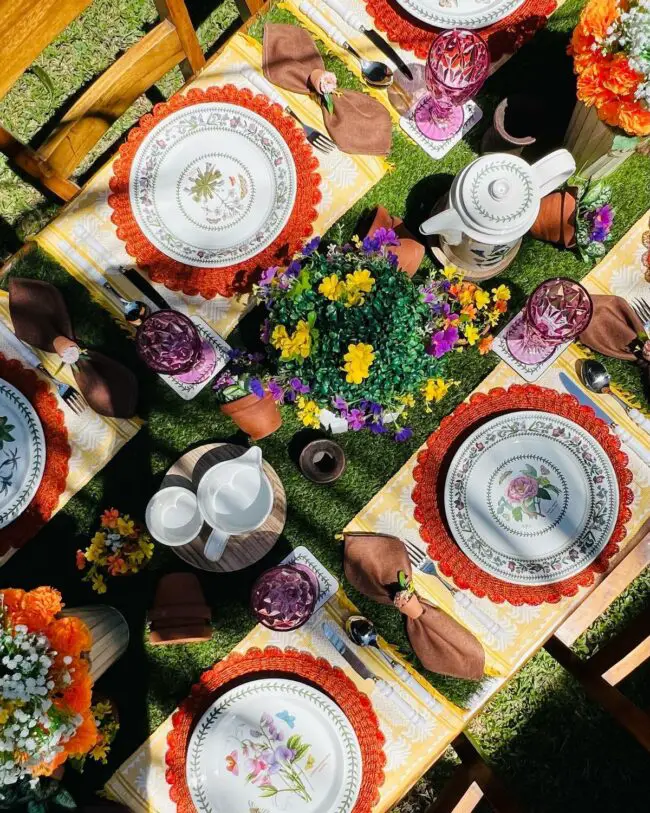 Charming Floral Table Setting for Outdoors