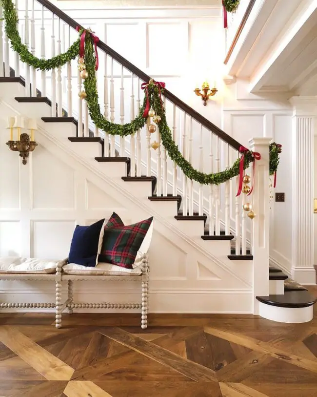 Boxwood Garland for a Traditional Holiday Look