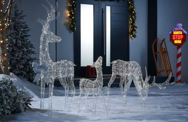 A Sparkling Reindeer Display for the Holidays