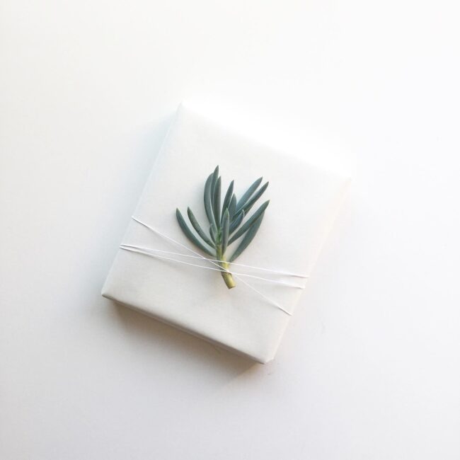 Simple & Elegant Gift Wrapping Ideas