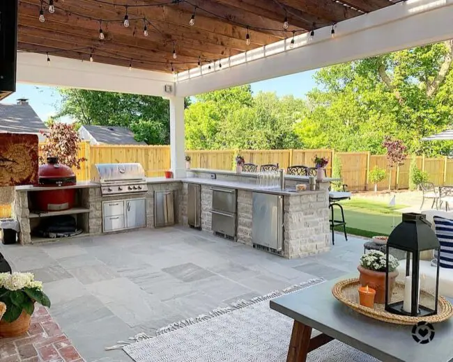 Decor & Styling Tips for Rustic Outdoor Kitchen