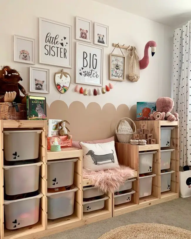 Stylish Wooden Storage Bench Solution