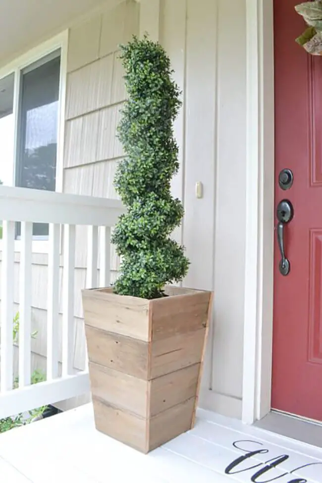 How to Make the Most of Tall Tapered Planters