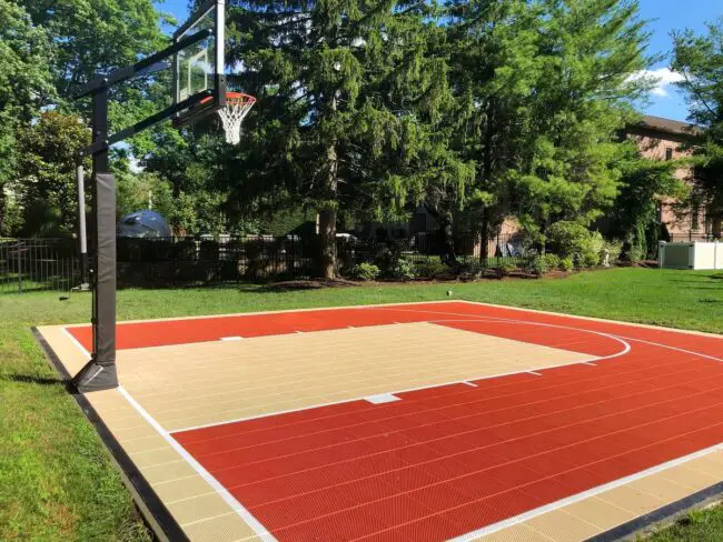 Energetic Red and Beige Court