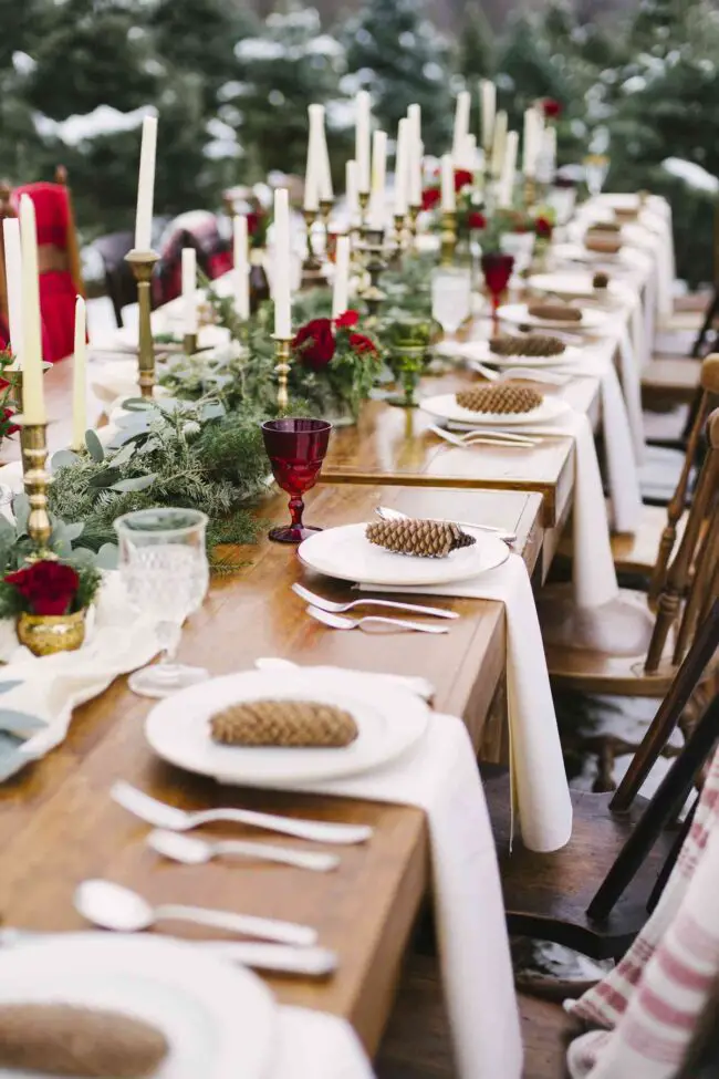 Must-Have Elements for a Stunning Christmas Table