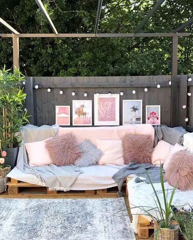 Charming Pastel Lounge for Romantic Gatherings