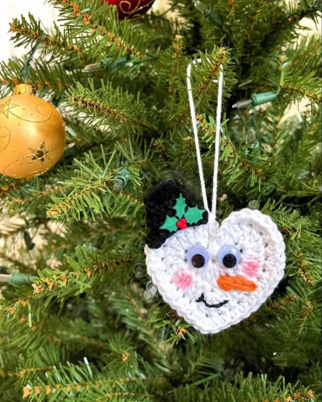 A Snowman Ornament with a Heartwarming Touch