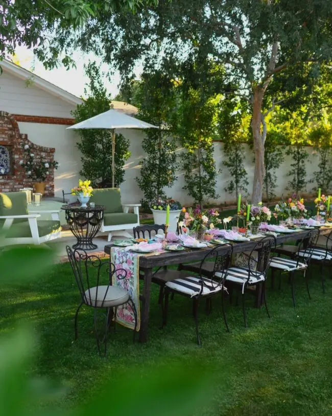 Stunning Al Fresco Dining with Blooms