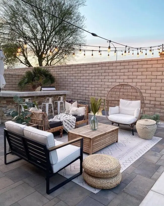 Chic Outdoor Lounge Featuring Soft Shades