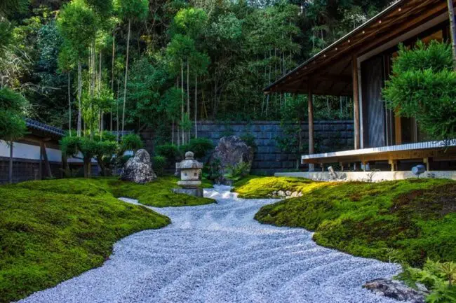 Origins and Philosophy of Japanese Zen Gardens