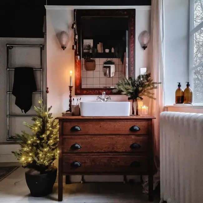 A Bathroom with Rustic Holiday Elegance