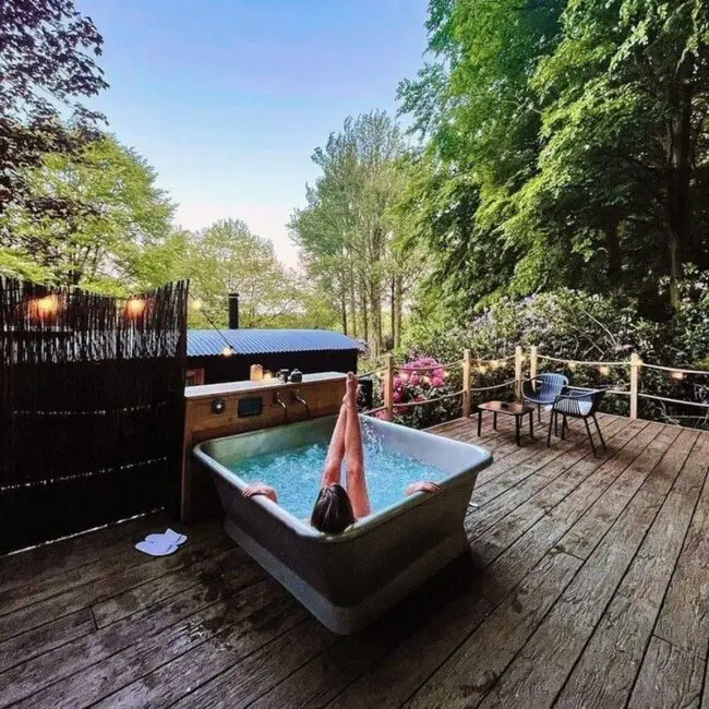 Hidden Forest Jacuzzi Retreat